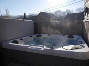 Plush Holiday Home in Filot with Sauna and Relaxation Baths